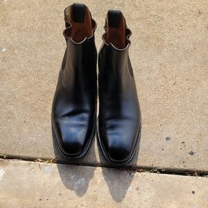 Church's Black Chelsea Boots Sleek Leather Design